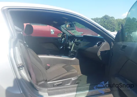 2014 Ford Mustang V6 из США, поврежденный, VIN 1ZVBP8AM4E5288388